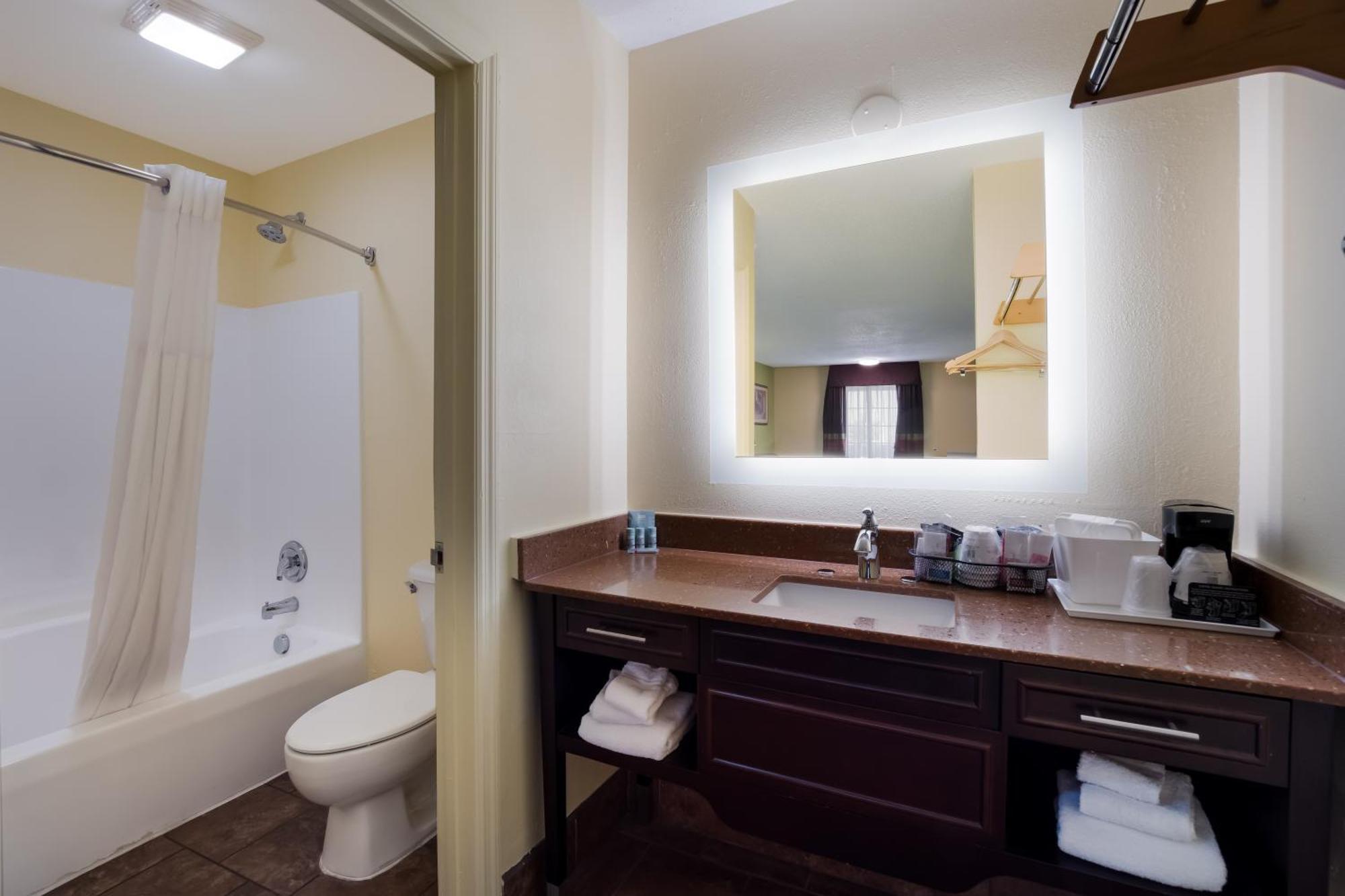 Surestay Hotel By Best Western Мэннинг Экстерьер фото