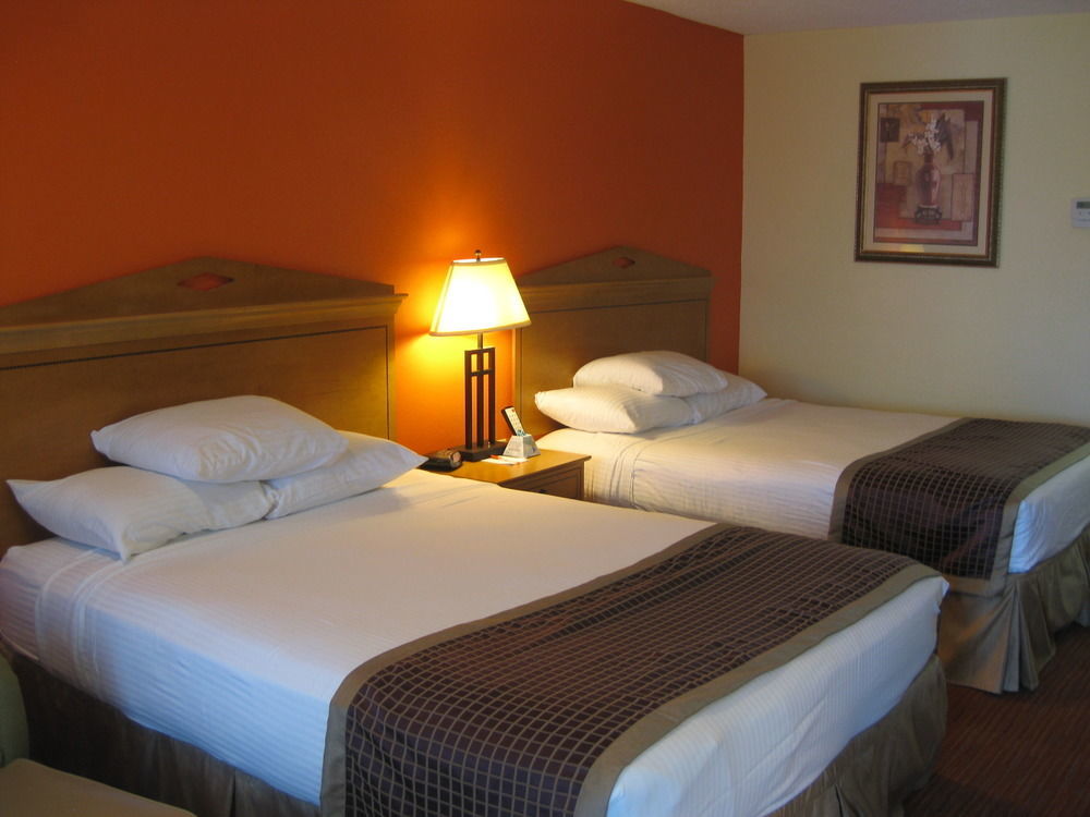 Surestay Hotel By Best Western Мэннинг Экстерьер фото