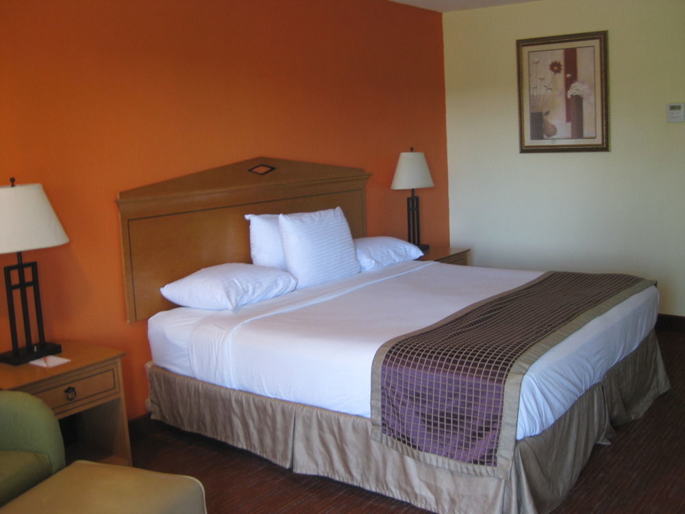 Surestay Hotel By Best Western Мэннинг Экстерьер фото